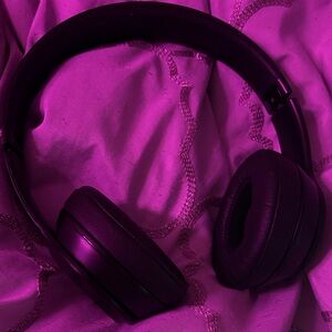 Black Wireless Headphones